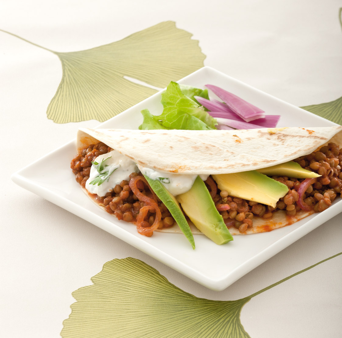 Tortillas messicane con chili di lenticchie, yogurt e avocado - Cucina  Naturale