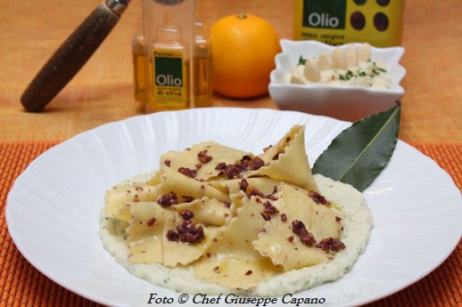 Nastri di pasta fresca con olio plus aromatico e crema di cavolfiore alle mandorle