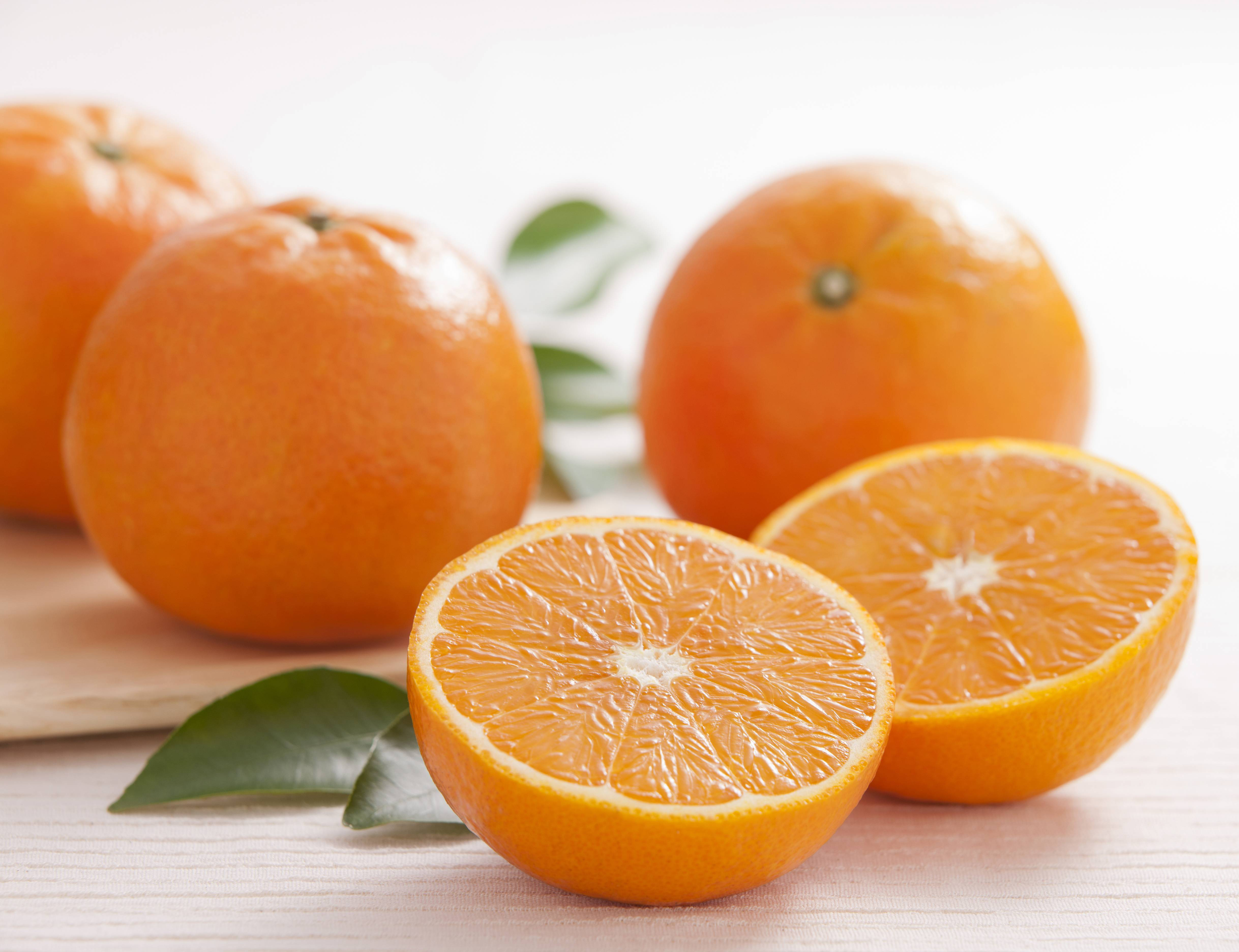 История мандарина. Апельсин. Апельсин фото. Апельсин и мандарин. 2 Апельсина.