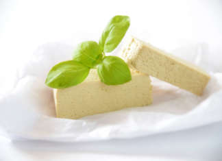 tofu fresco con basilico tofu aromatizzato