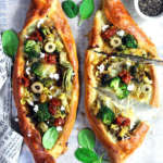Pizza turca (pida) vegetariana