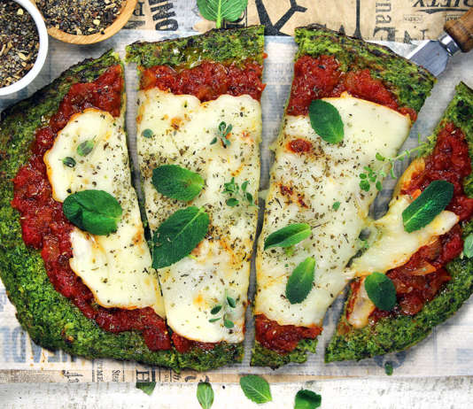 Base della pizza con i broccoli