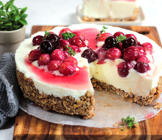 Cheesecake con avena, mascarpone e uva