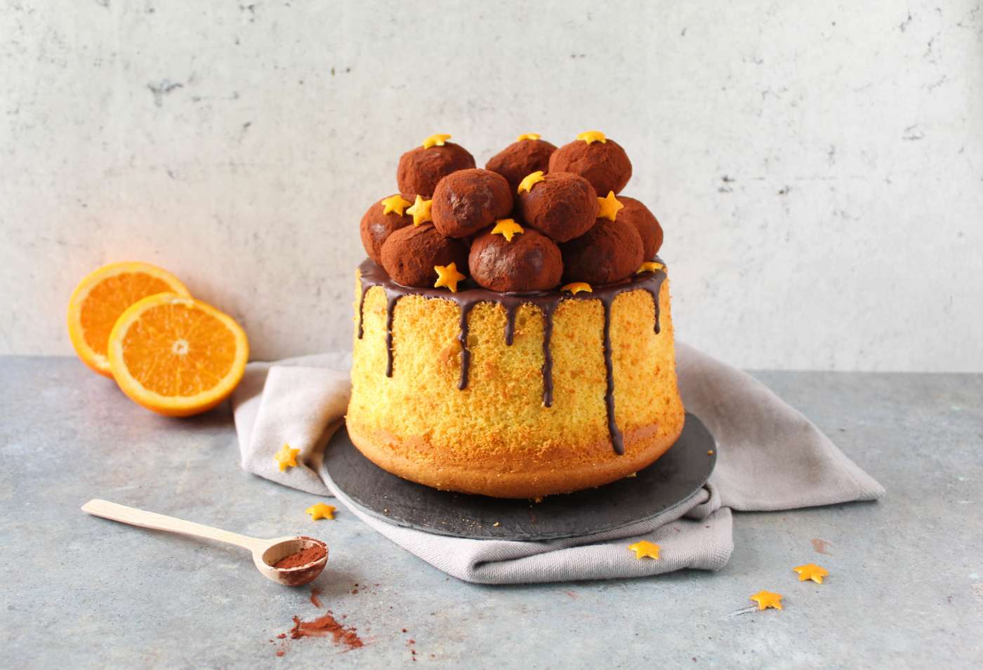 Chiffon cake all'arancia senza glutine con tartufi di cioccolato - Cucina  Naturale